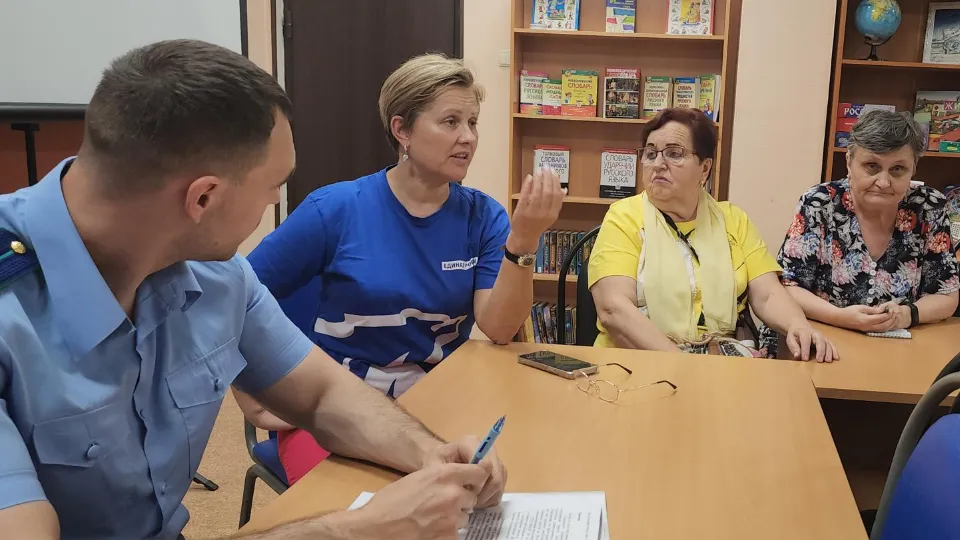 В Люберцах женщинам рассказали о новых схемах кибермошенников