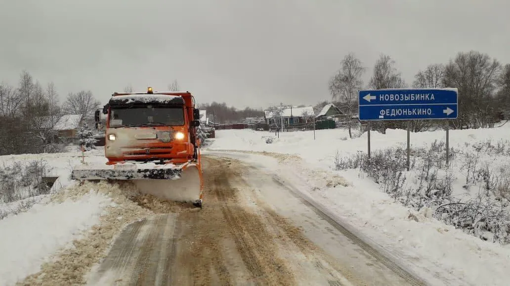 Подмосковных водителей призвали к осторожности на дорогах из‑за сильного снегопада