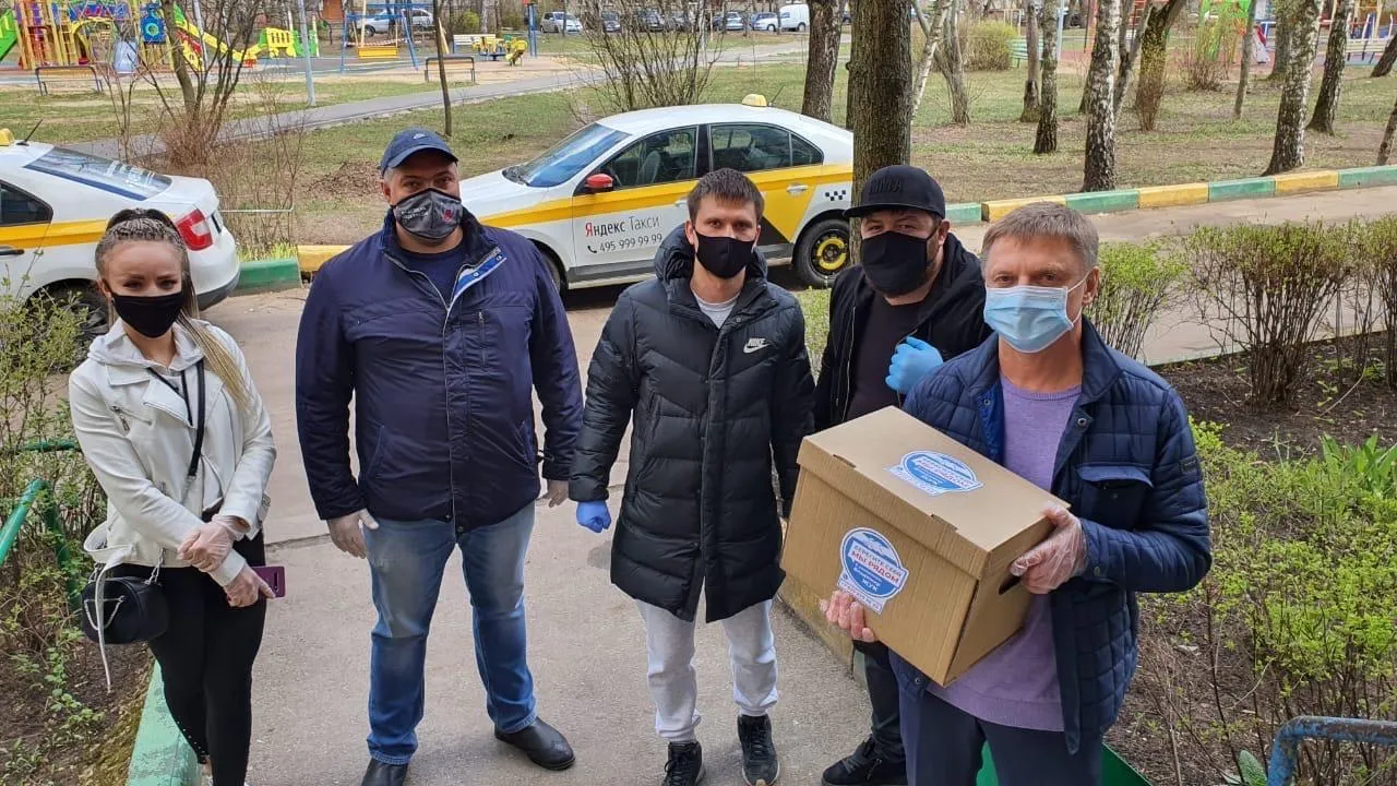 Пенсионеры поселка Малаховка Люберец получили продуктовые наборы