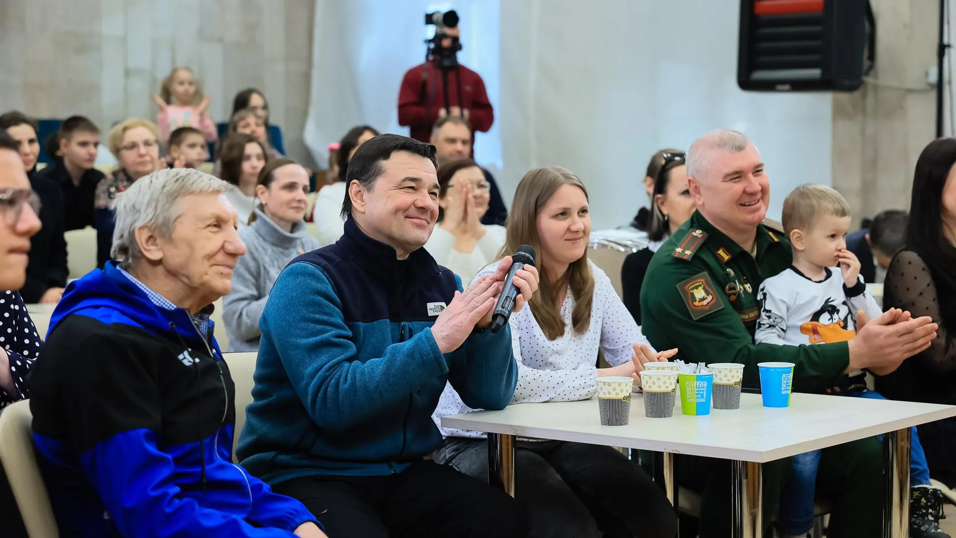 Андрей Воробьев: наша задача – оказывать внимание семьям бойцов