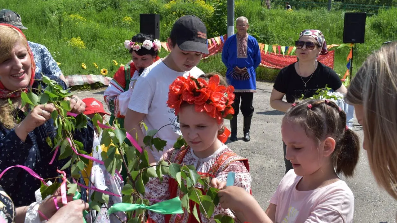 Более 100 человек поучаствовали в фестивале «Троицкое подворье» в деревне Балашихи