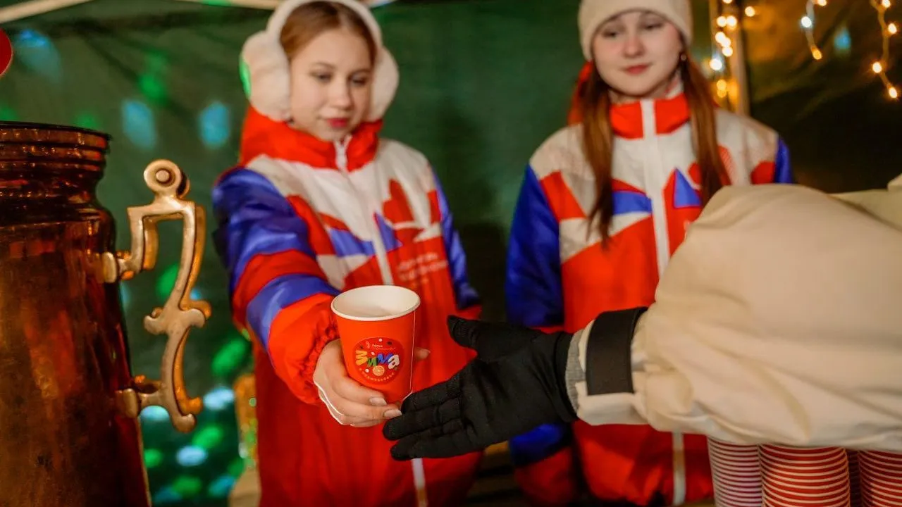 Волонтеры из Одинцовского округа помогли провести праздник в парке Лазутиной 13 декабря
