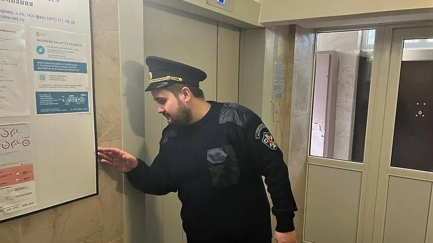 Госжилинспекция без замечаний приняла ремонт подъезда в доме в Королеве