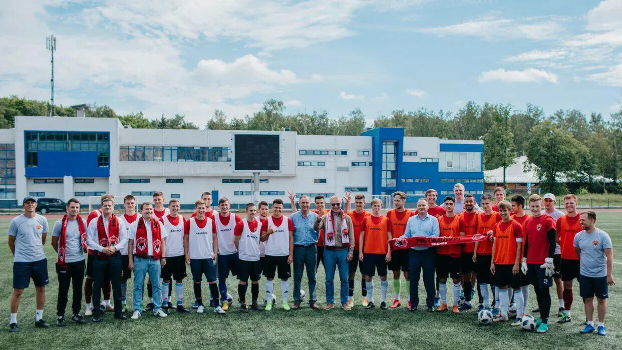 Власти Ленинского округа продолжат поддерживать футбольный клуб «Металлург‑Видное»