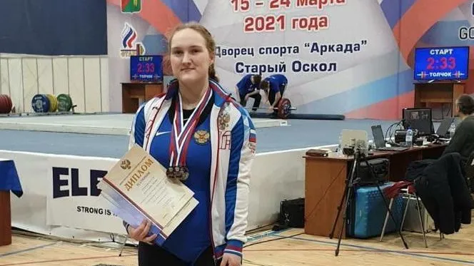 Тяжелоатлетка из Люберец завоевала серебро первенства России
