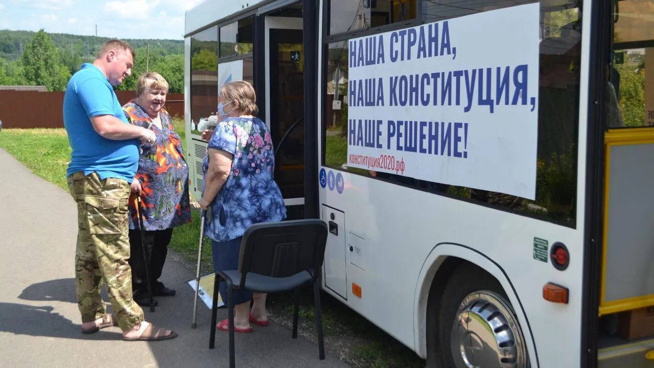 Более 100 тыс человек приняли участие в голосовании по Конституции в Ленинском округе