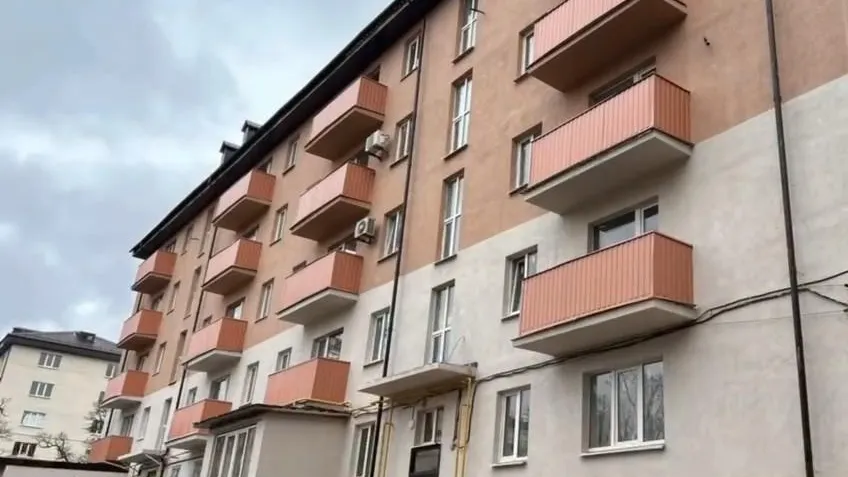 Подмосковье завершило масштабный ремонт дома в Жовтневом районе Мариуполя