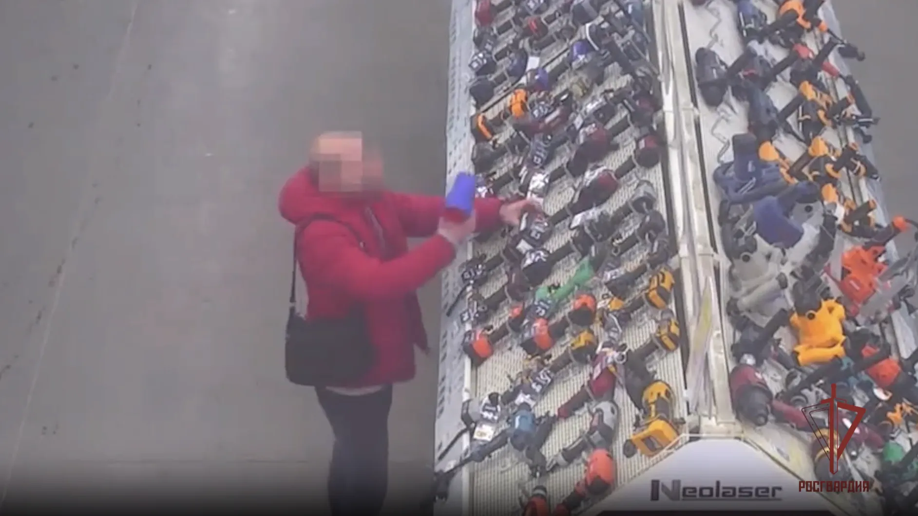 Росгвардейцы задержали мужчину за попытку кражи в строительном гипермаркете Подмосковья