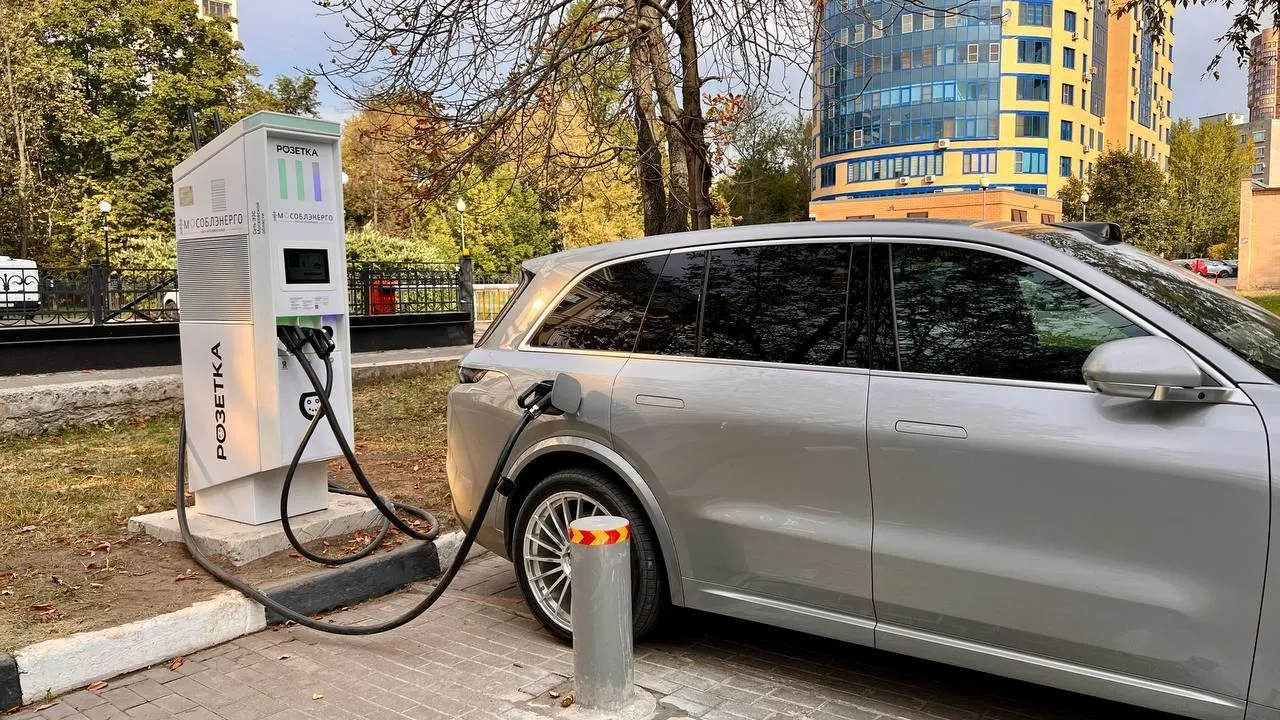 Подмосковье завершает год с рекордными показателями по установке ЭЗС