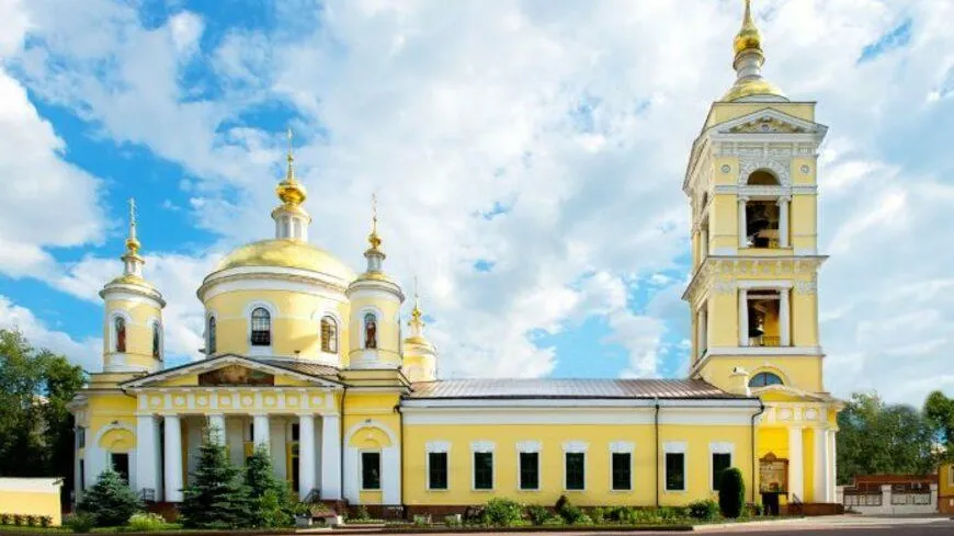 Куличи, пасхи и яйца начнут освящать в Троицком соборе Подольска 1 мая