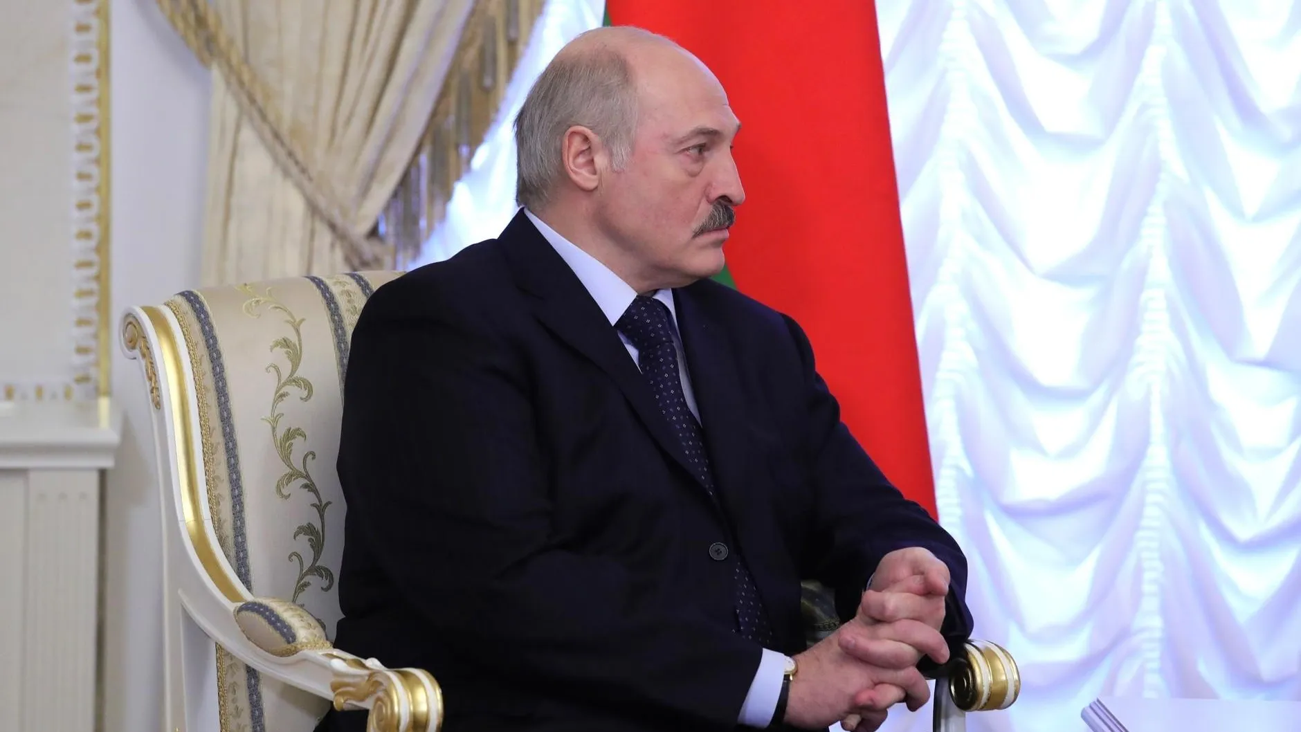 Президент Белоруссии извинился за спор с Путиным