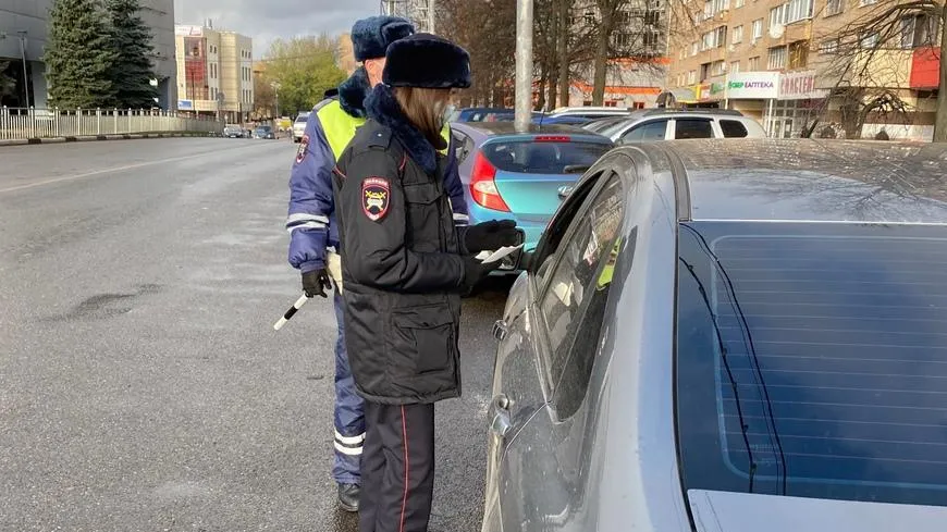 Госавтоинспекторы провели с жителями Щелкова беседы по теме соблюдения ПДД