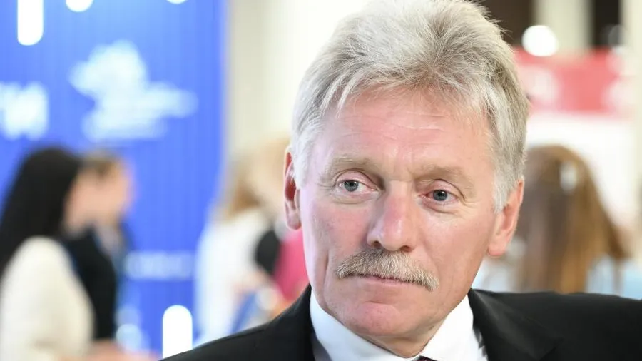 Песков не стал комментировать сообщения СМИ о планах РФ и Украины по территориям