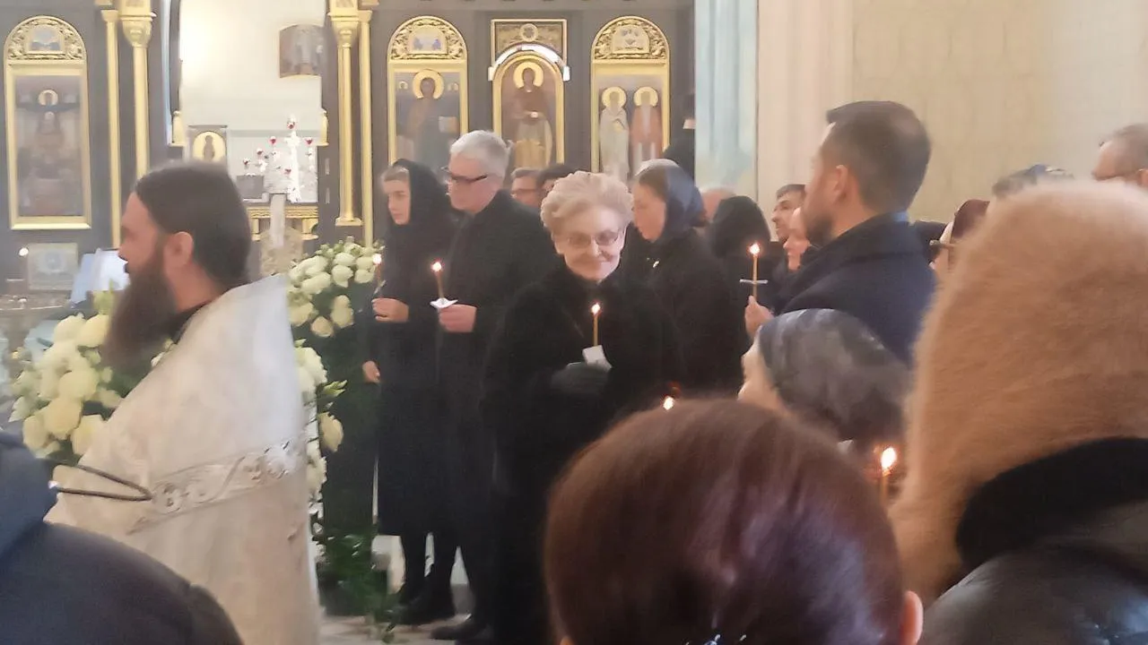 Елена Малышева приехала на прощание с Олегом Стриженовым