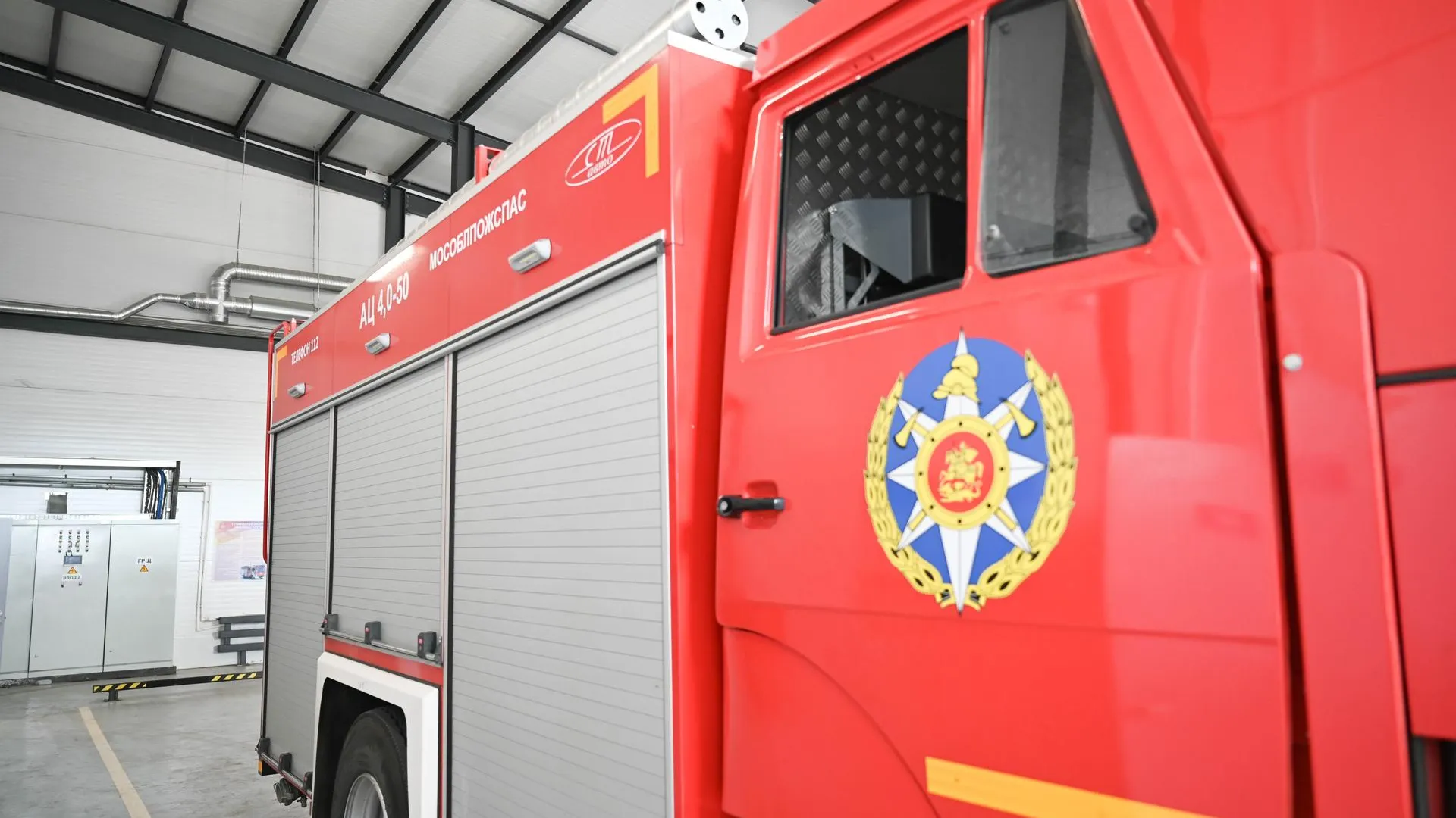 В Ленинском округе локализовали пожар на складе на площади 320 кв м