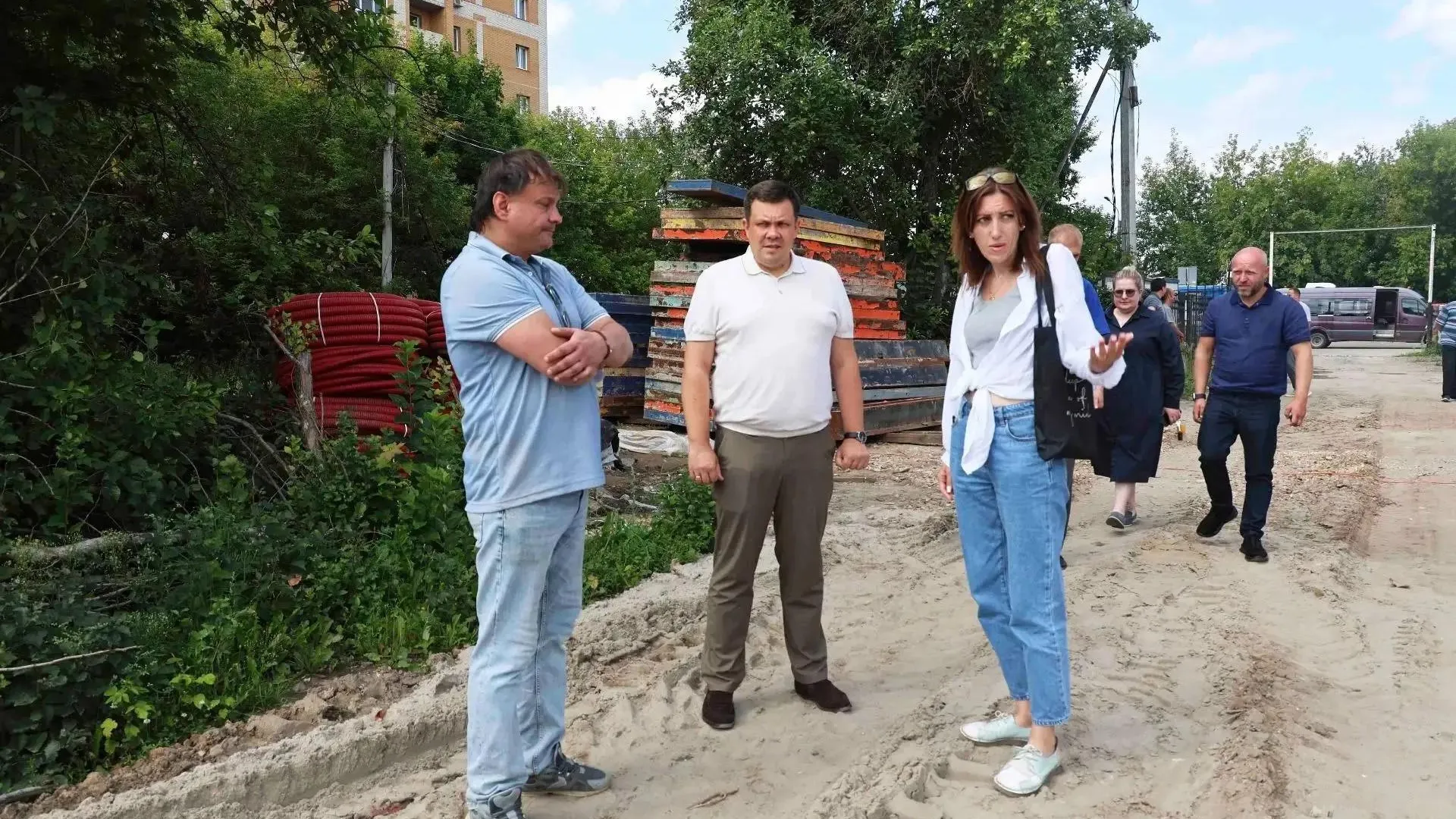 В Павловском Посаде проверили ремонт стадиона и состояние вокзала