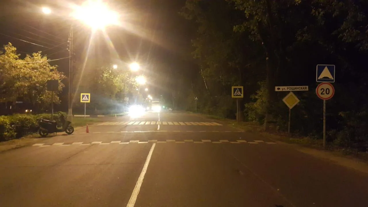 В Подольске автомобиль столкнулся со скутером, которым управлял несовершеннолетний