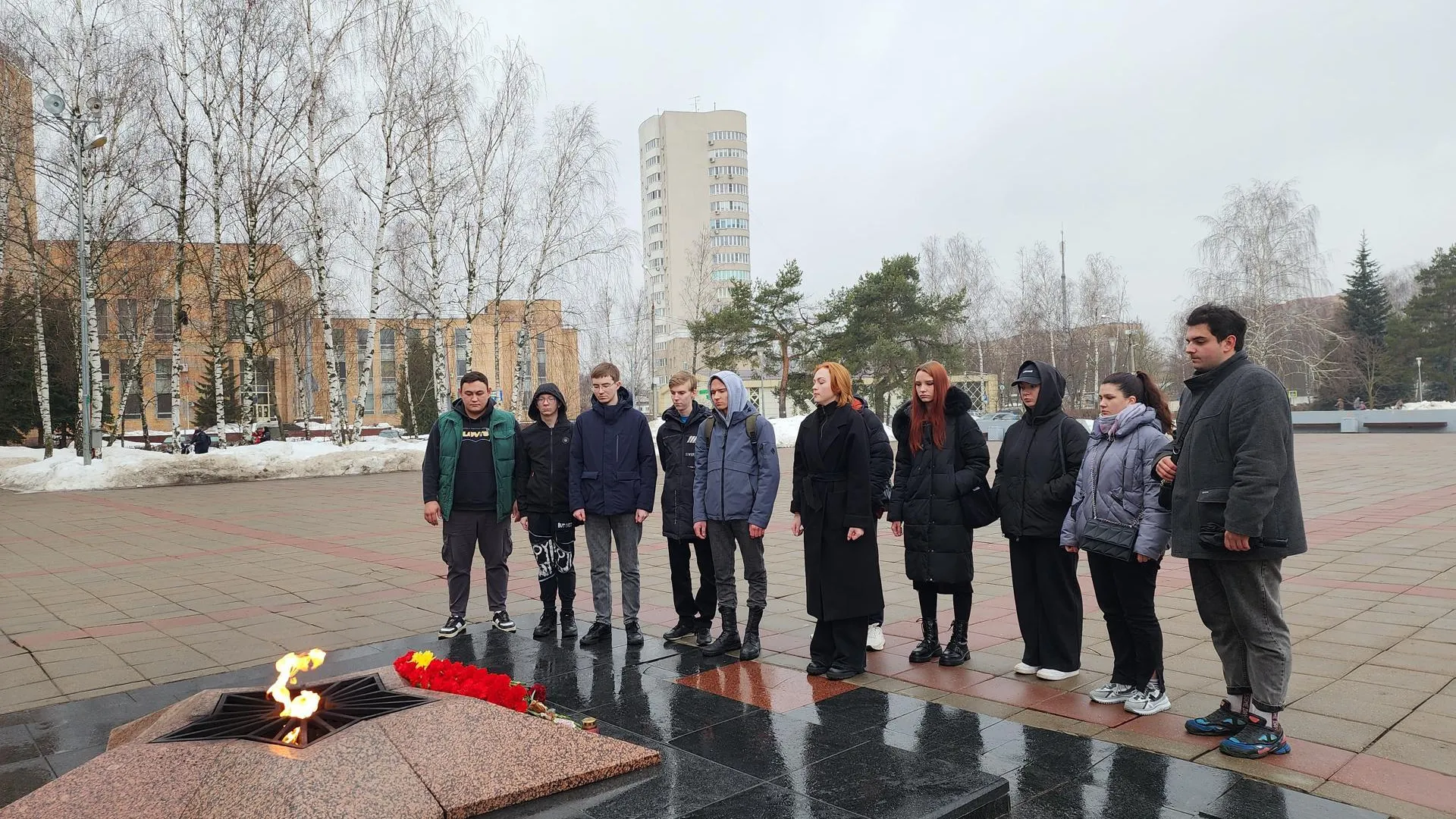 Студенты из Королева провели митинг в память о жертвах теракта