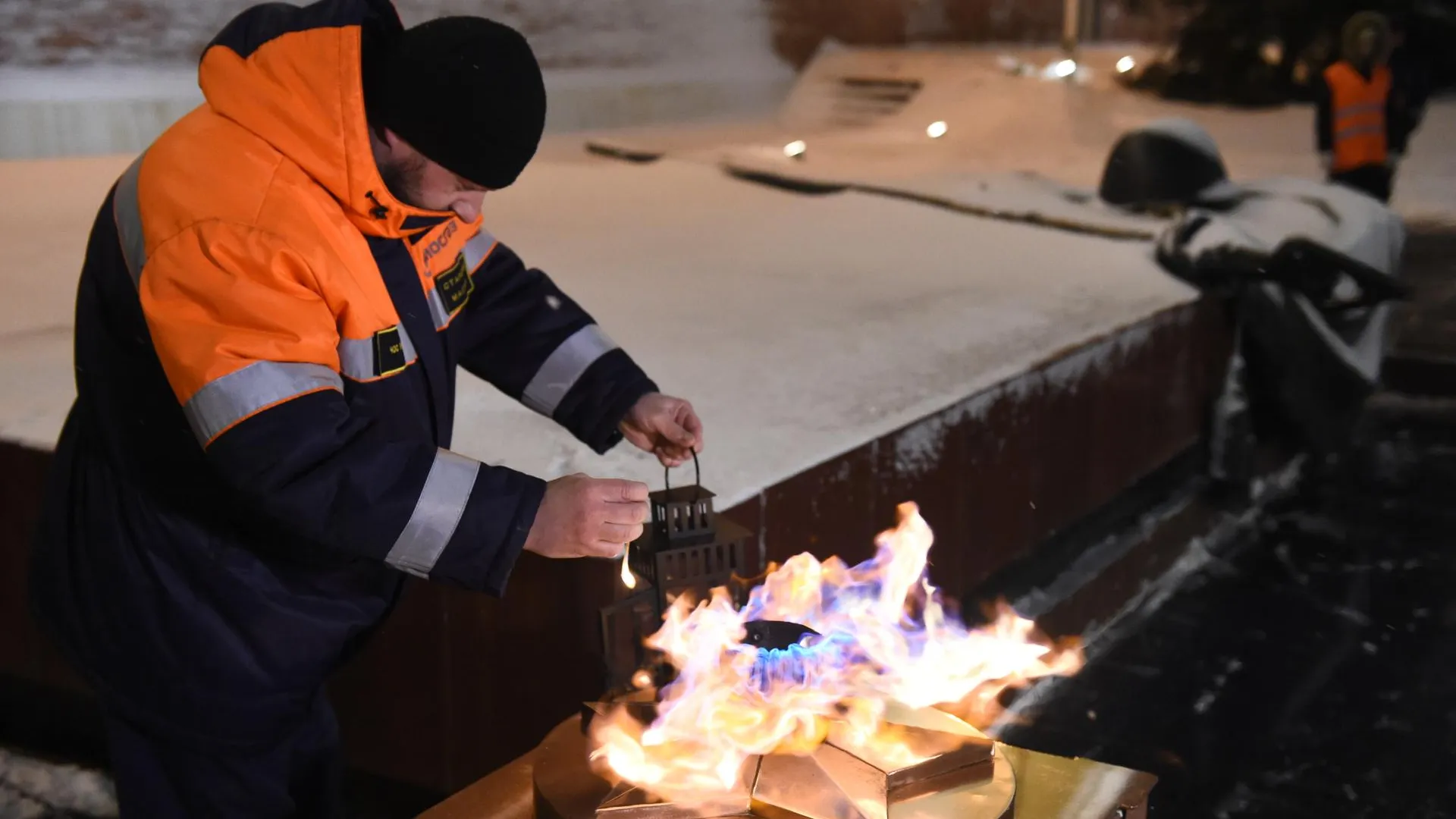 Газовики проверят Вечный огонь у стен Кремля перед Днем защитника Отечества