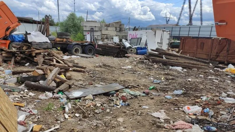 Нарушения природного законодательства выявили при проверке предприятий Люберец