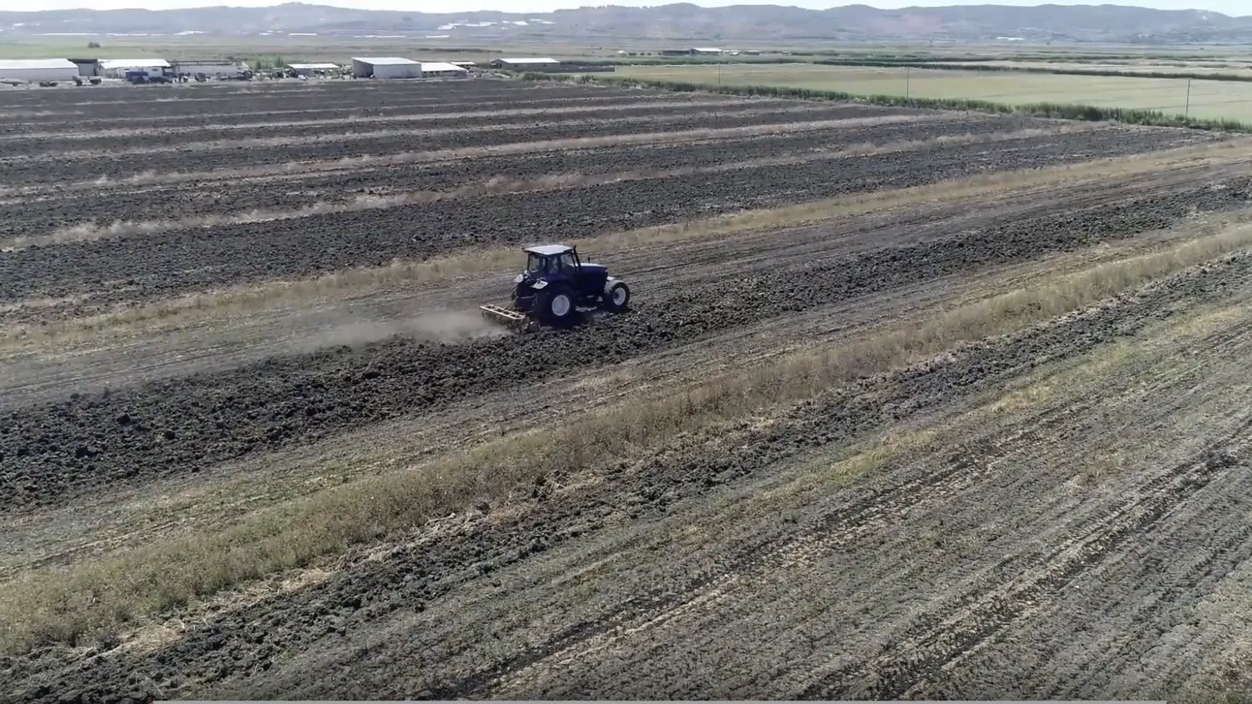 В Подмосковье подали более 28 тыс заявлений на получение удостоверений тракториста