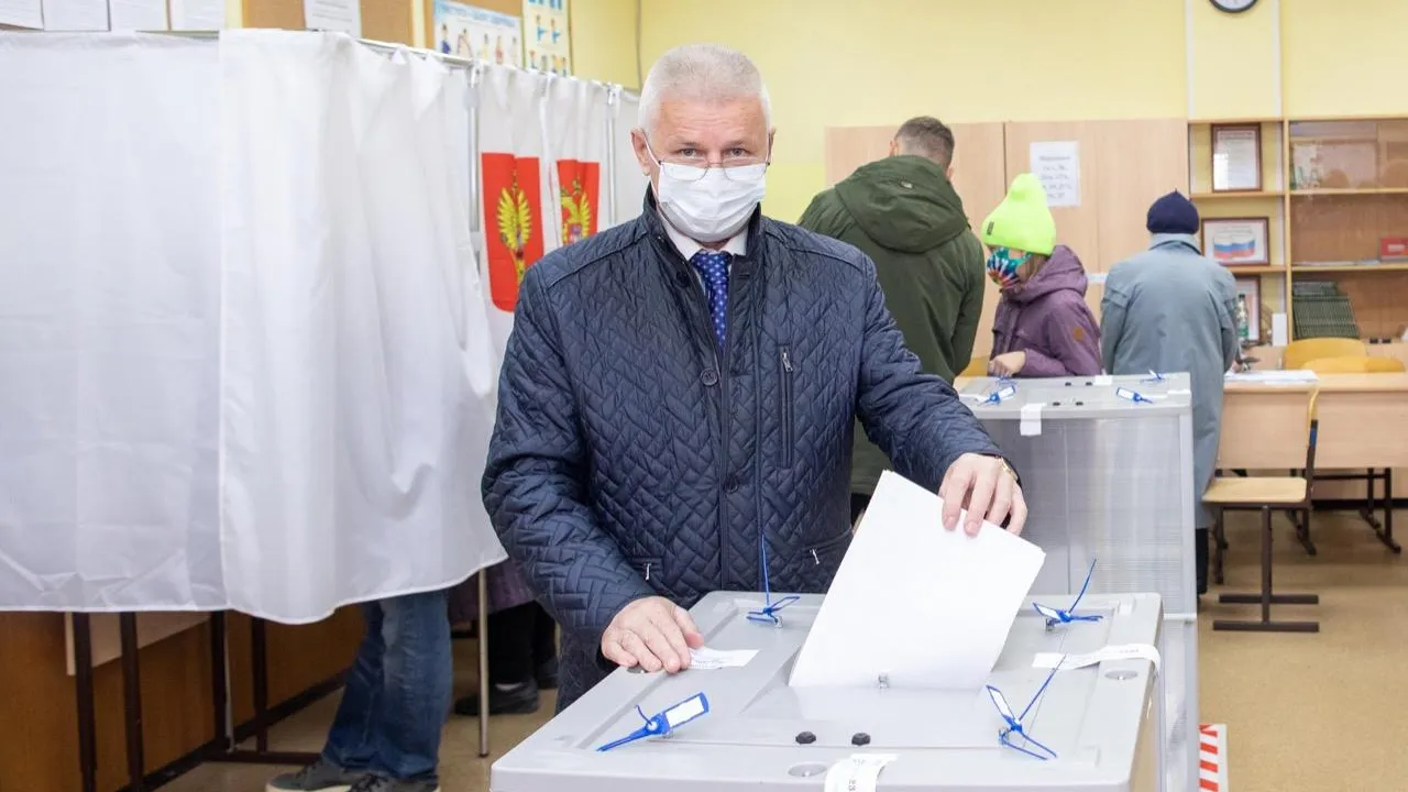 Депутат Мособлдумы Максимович проголосовал в Подольске