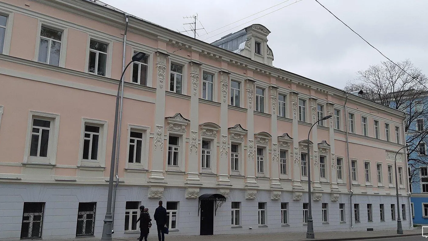 Фасады старинного здания МАИ отремонтировали в столице