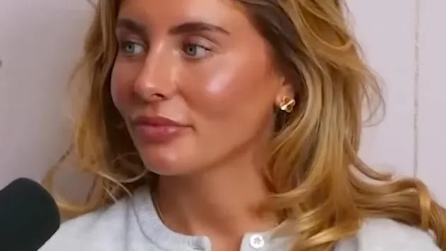 «Bang Bus»: порноактрису Бонни Блю задержали из-за «секс-фургона» на Бали