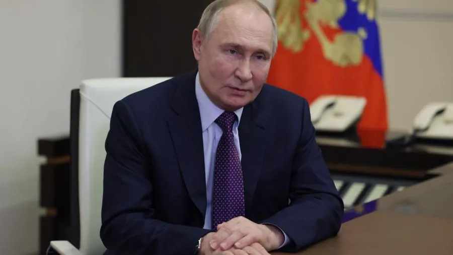 Первый политбеженец из США и звезда «Зенита»: кому Путин дал гражданство