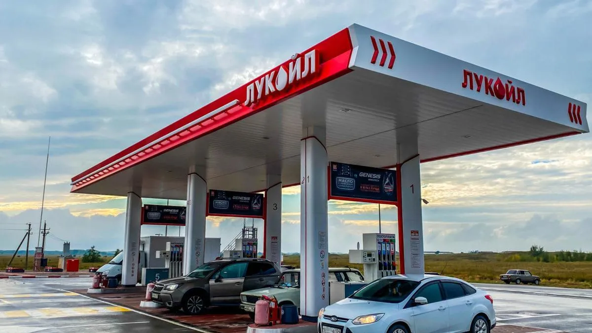 Автозаправку «Лукойл» реконструируют на федеральной трассе М‑1 «Беларусь»