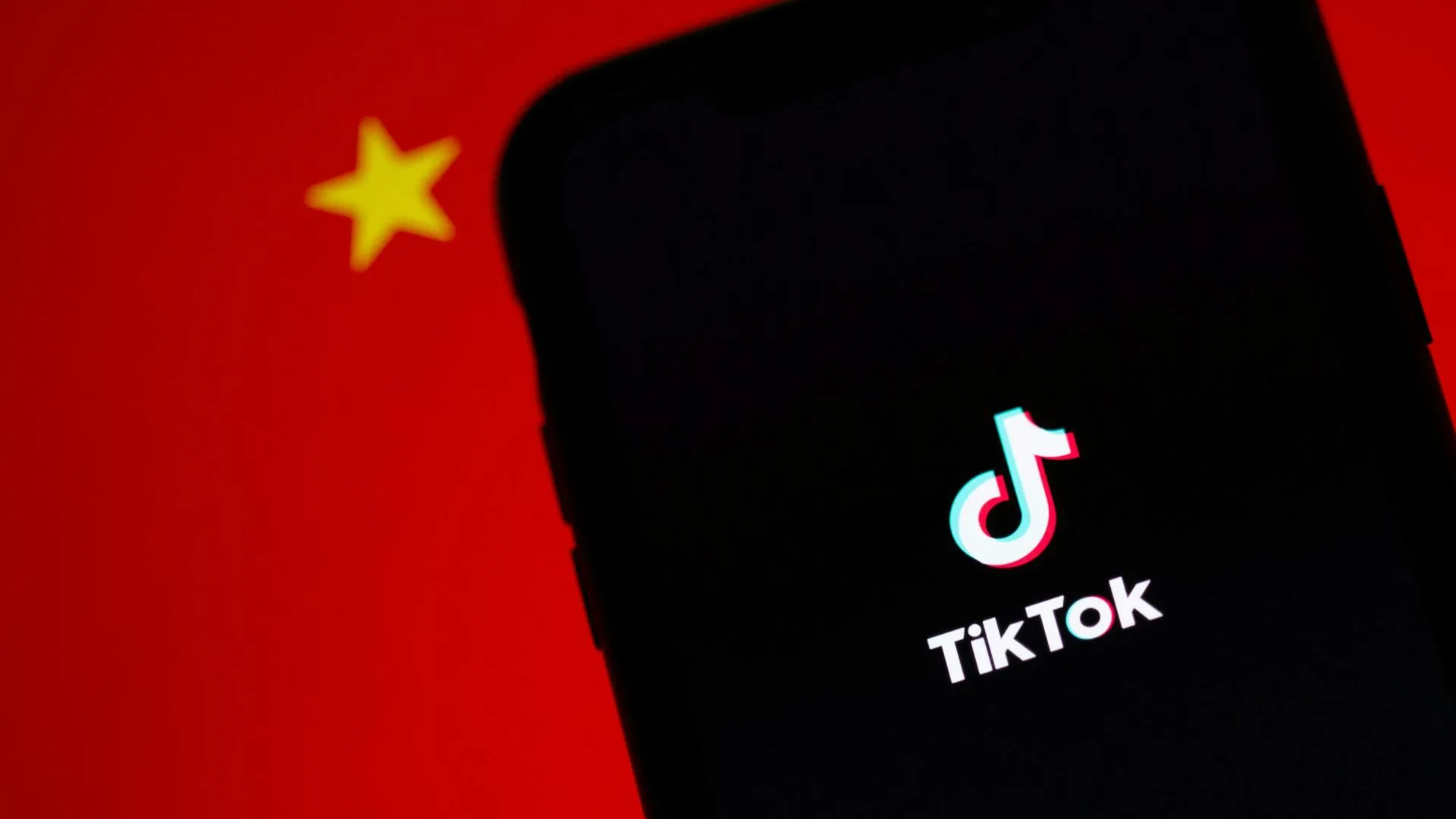Китайские власти рассматривают продажу TikTok Илону Маску