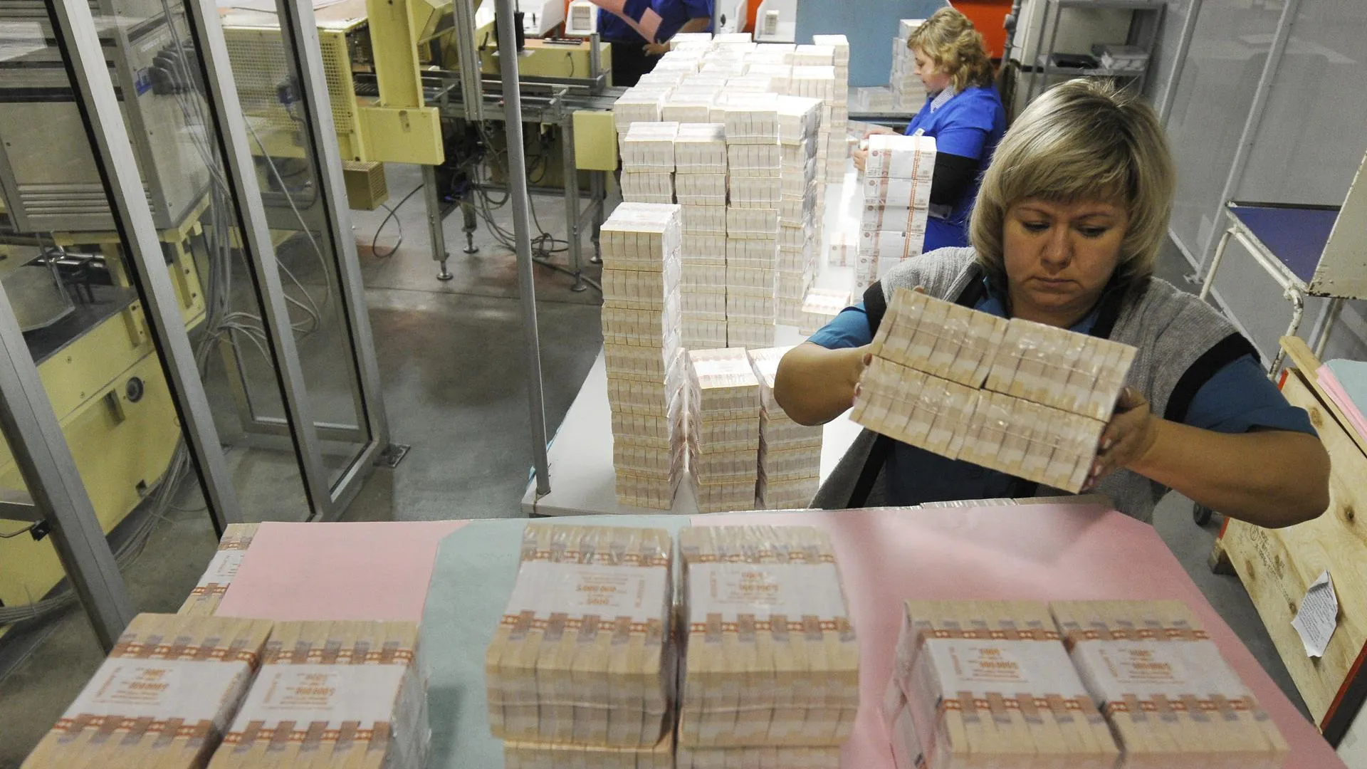 Названа купюра, которую чаще всего подделывают в России