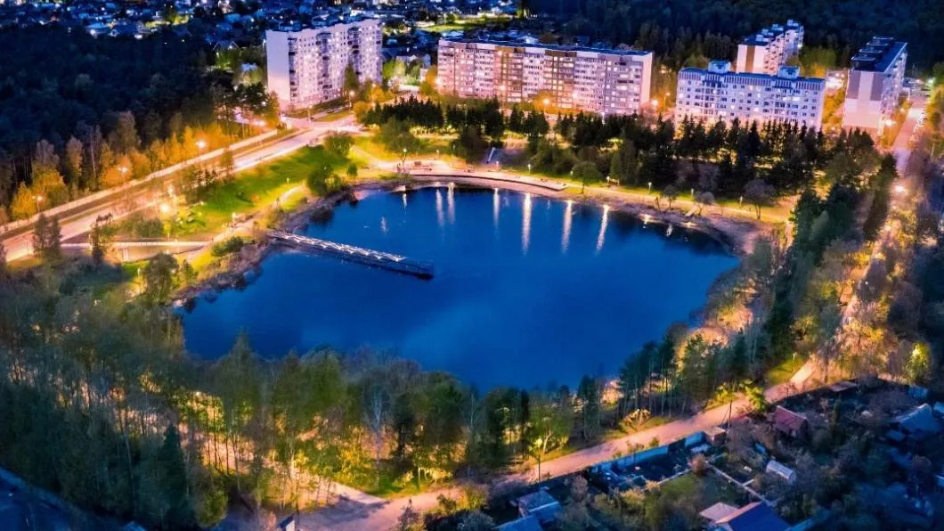 В Звездном городке обновили территорию вокруг Леонежского озера