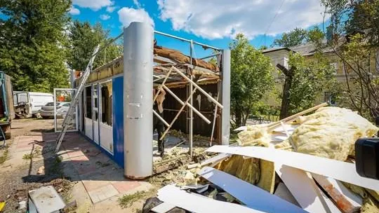 Заброшенный торговый павильон снесли на улице Текстильщиков в Балашихе