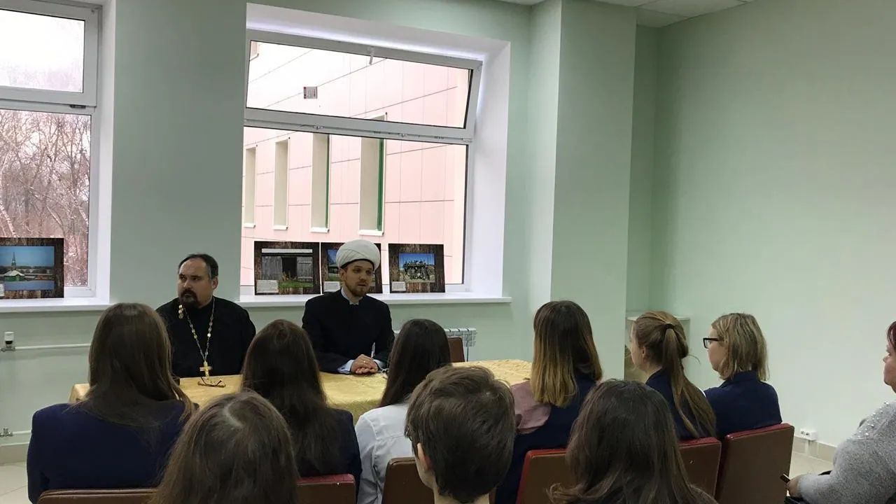 Школьники Люберец поговорили о сострадании с представителями ислама и православия
