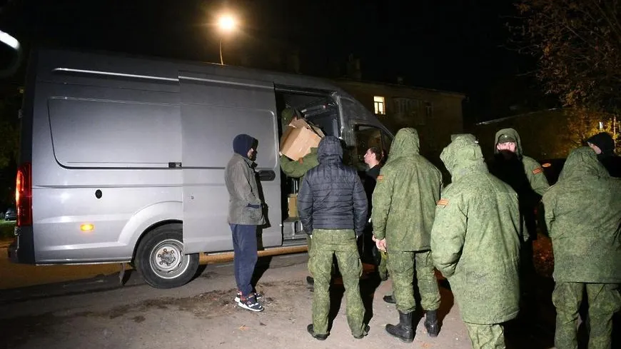 Резиновые сапоги, разгрузки и рации передали мобилизованным из Балашихи