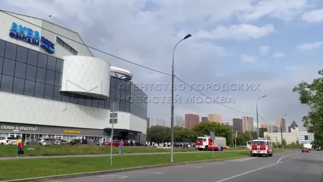 Людей эвакуировали из аквапарка «Фэнтези» в Москве из-за пожара в сауне