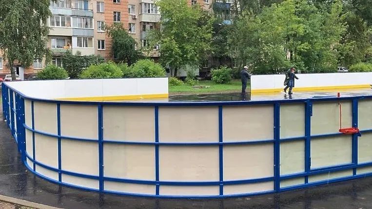 В Подольске подрядчик приступил к монтажу оборудования на спортплощадке