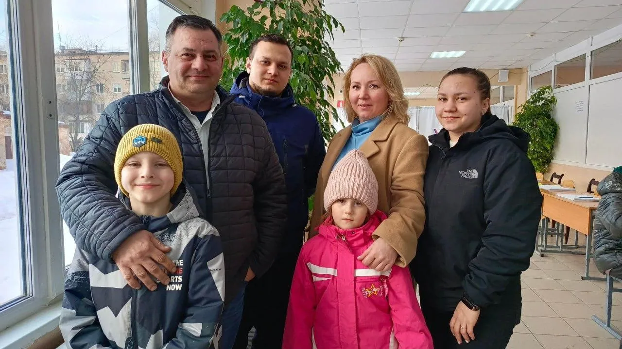 Многодетная руководитель НКО и волонтер Екатерина Неженцева проголосовала на выборах