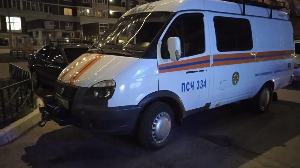 Спасатели Подмосковья помогли медикам попасть в квартиру больной пенсионерки