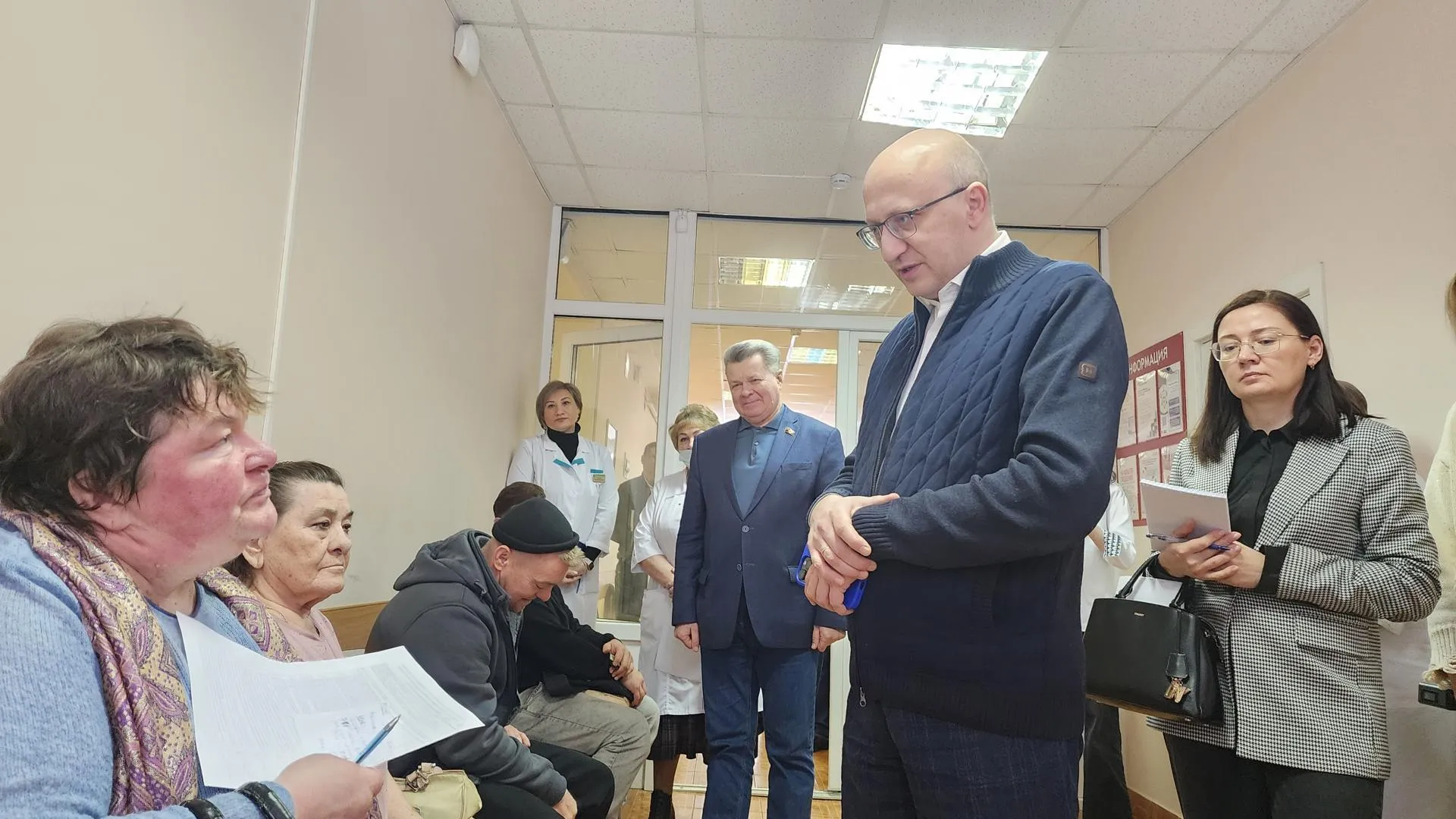 Министр здравоохранения Московской области провел встречу с жителями Пушкина