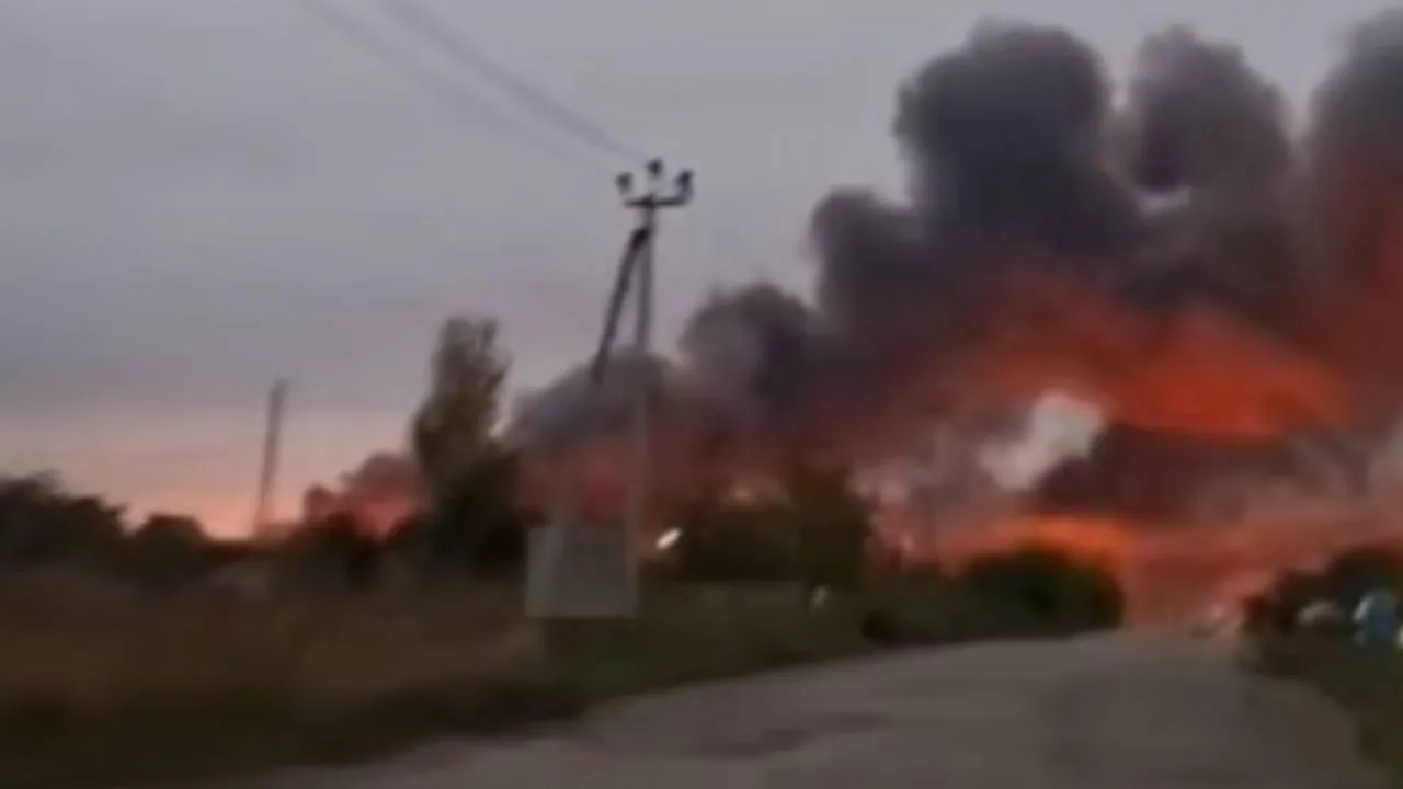 Огненные кадры из Самарской области после пожара на предприятии появились в Сети