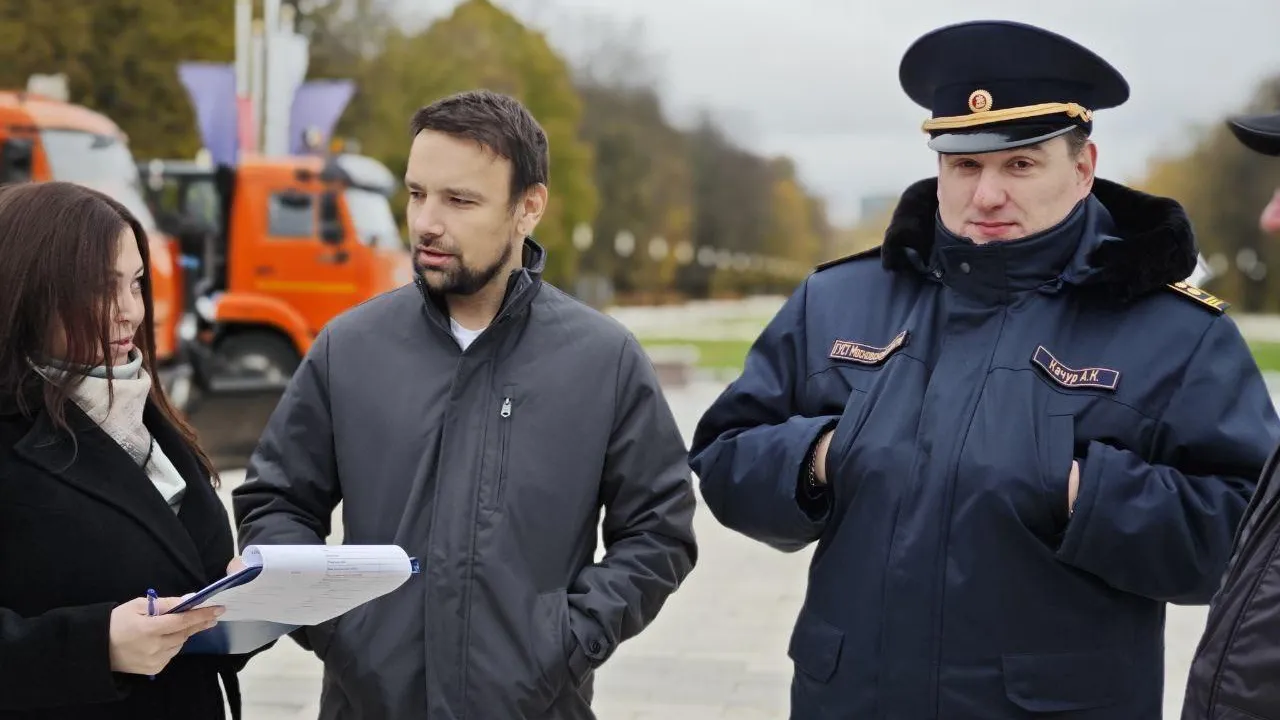 В Звездном городке проверили готовность коммунальной техники к зимнему периоду
