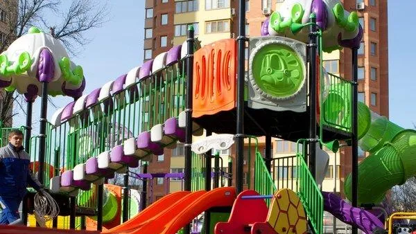 Четыре двора Реутова оборудуют новыми детскими площадками в 2023 г