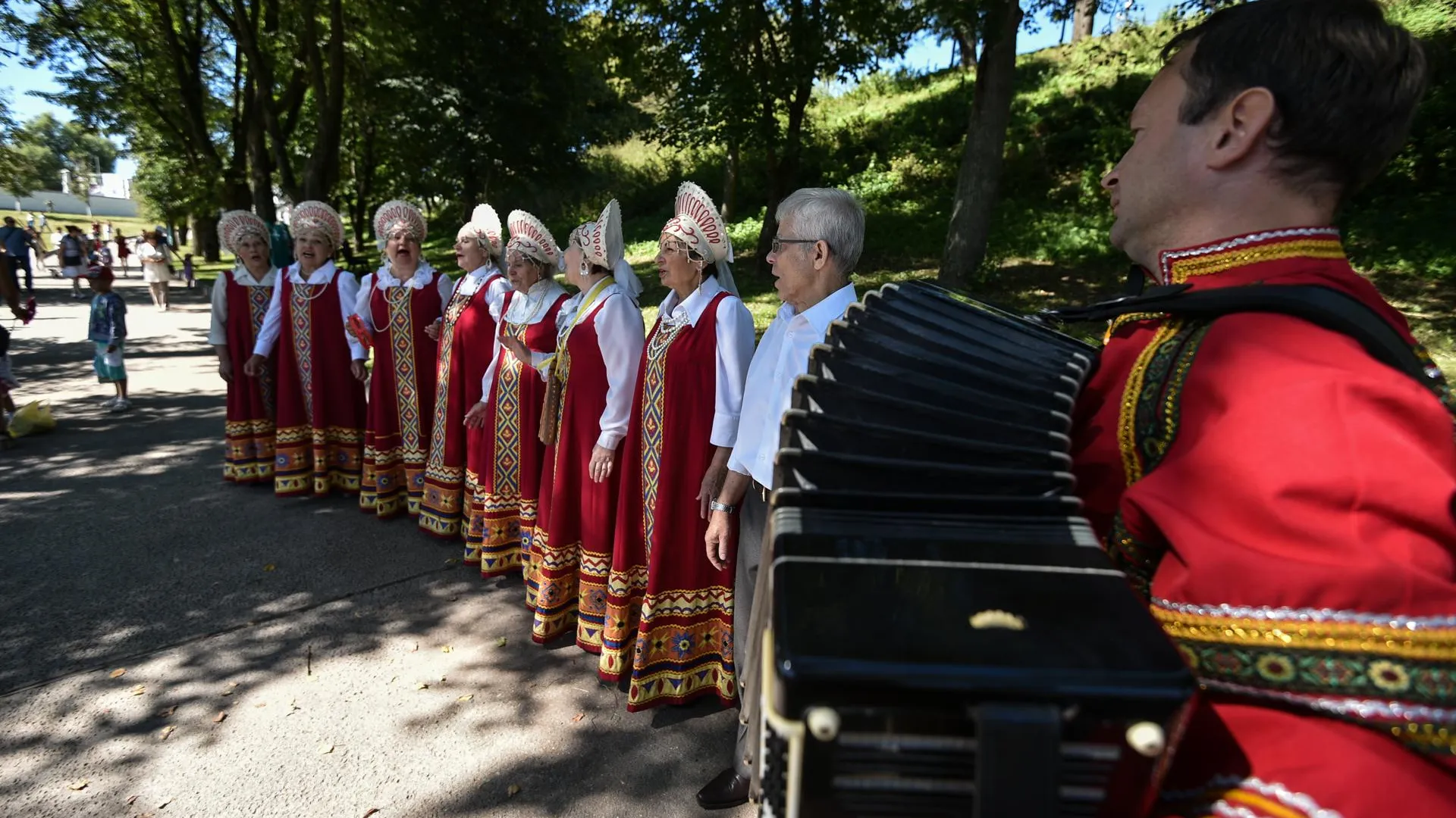 Более 60 коллективов приняли участие в фестивале «Славянское подворье» в Подольске