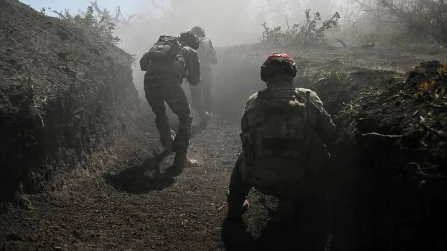 Российские военнослужащие продолжают штурм Угледара