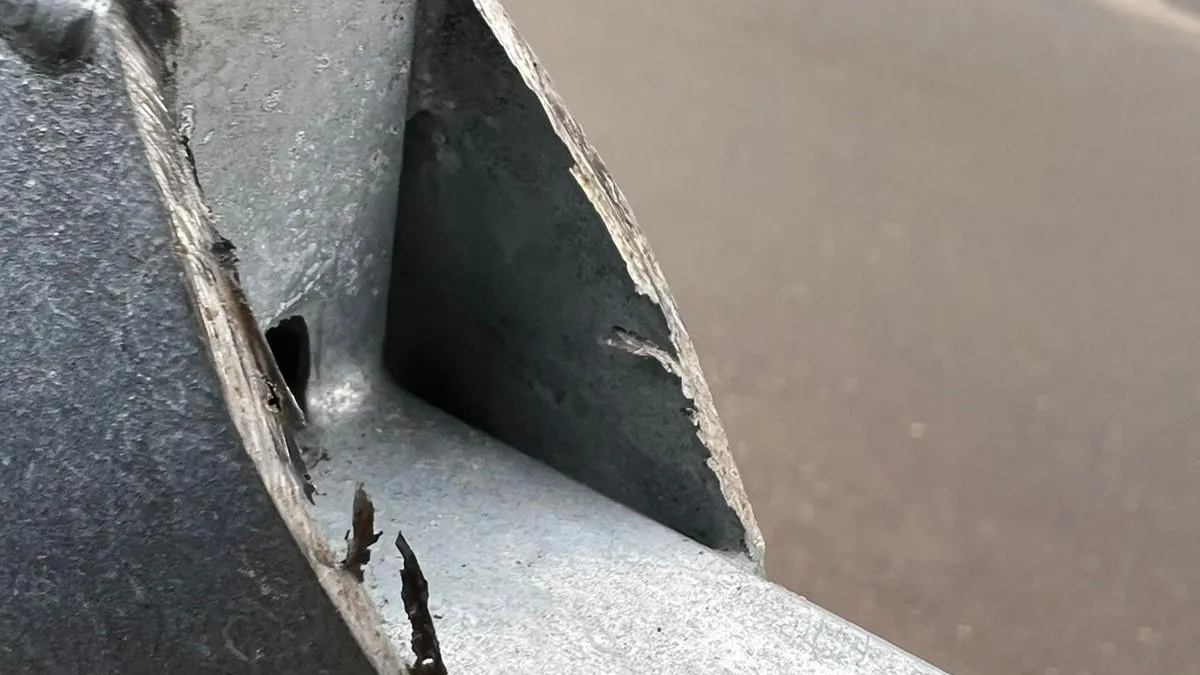 Жители Мытищ пожаловались на небезопасное ограждение возле школы №12