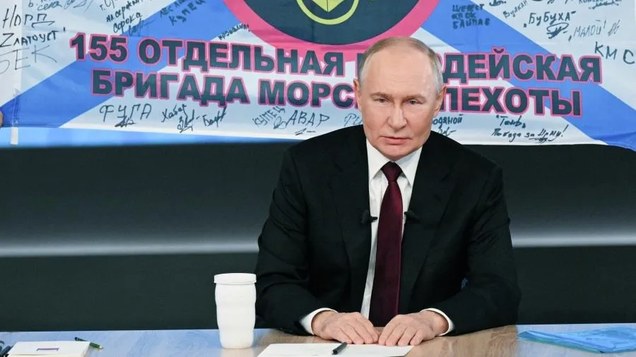 Путин: наши бойцы возвращают территории квадратными километрами