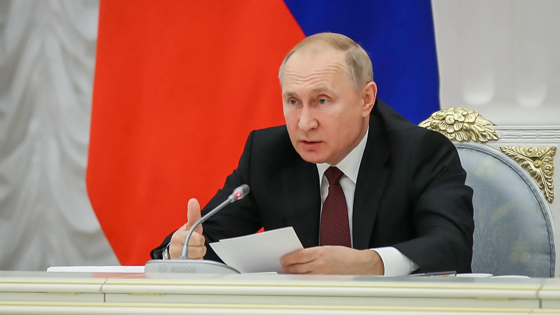 Путин одобрил идею сделать день голосования по поправкам к Конституции выходным
