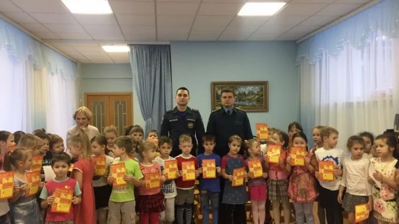 Пожарные провели тренировочную эвакуацию в одном из детских лагерей Подольска